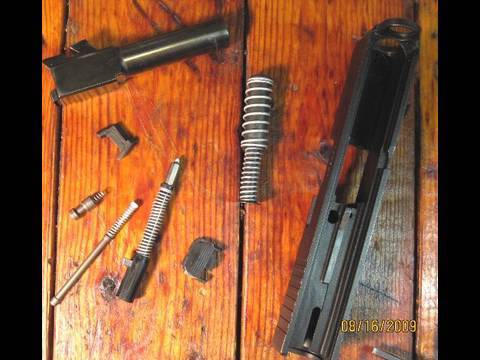 Glock Cleaning 2  (Slide Disassembly)
