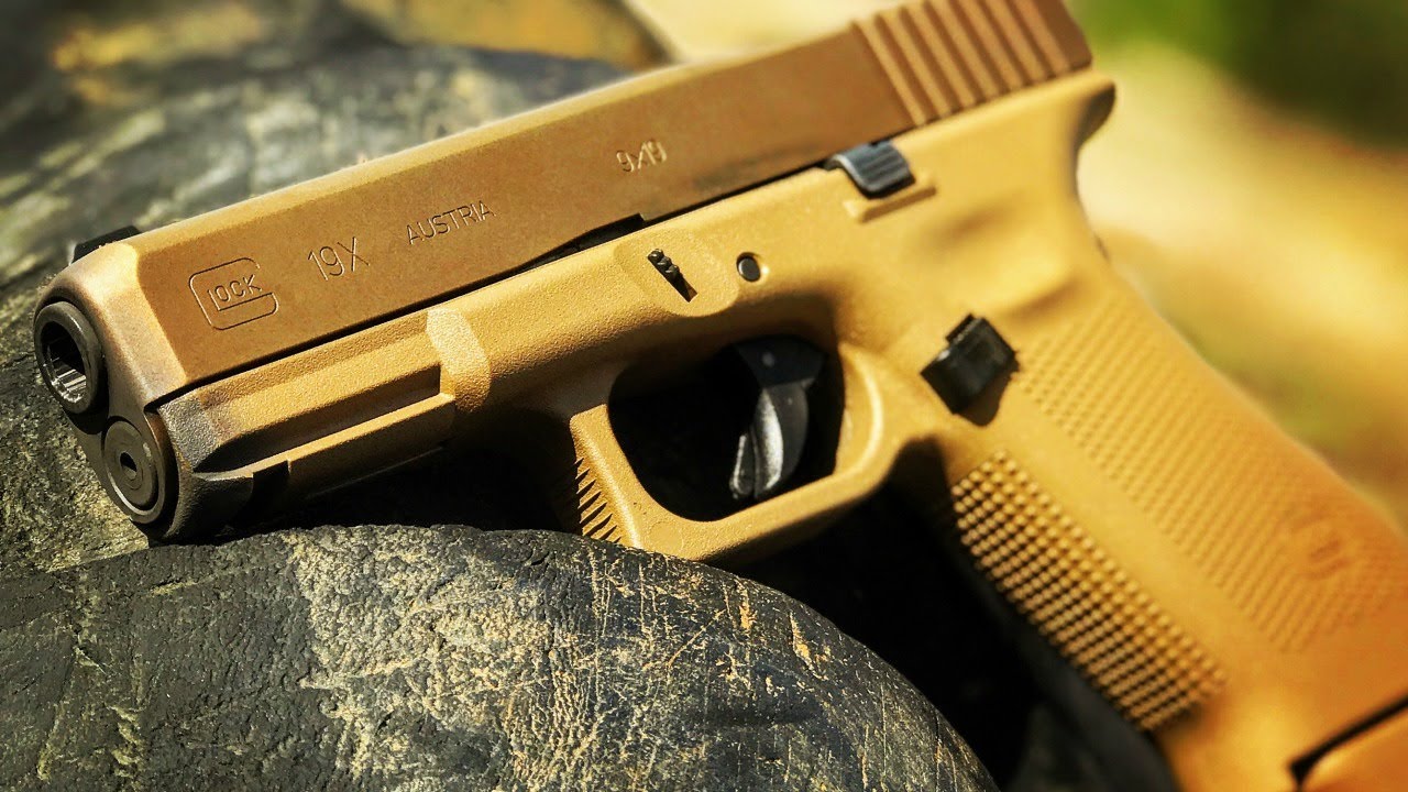 Охолощенный глок. Глок 19. Glock 19x. Glock 19 l. Глок 1000.